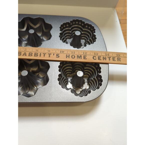 Nordic Ware Multi Mini Bundt Pan - Makes mini Bavaria, Star and Fiesta cakelets - Picture 3 of 6